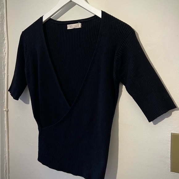 First Rite crossover short sleeved sweater - black, medium - Picture 4 of 4